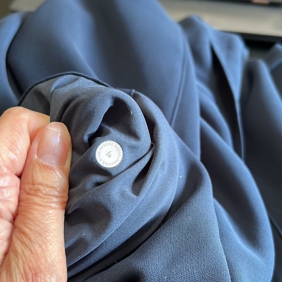 Lululemon Noir Crop Pant Navy Wide Leg High Rise Belted Tie Waist Capri Sz 4 - Picture 9 of 15